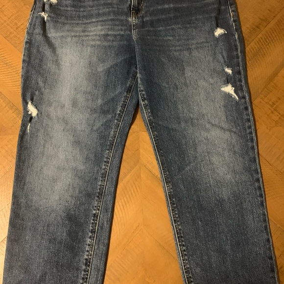 Old Navy Distressed Boyfriend Mid Rise Jeans Sz 12 - Picture 4 of 8